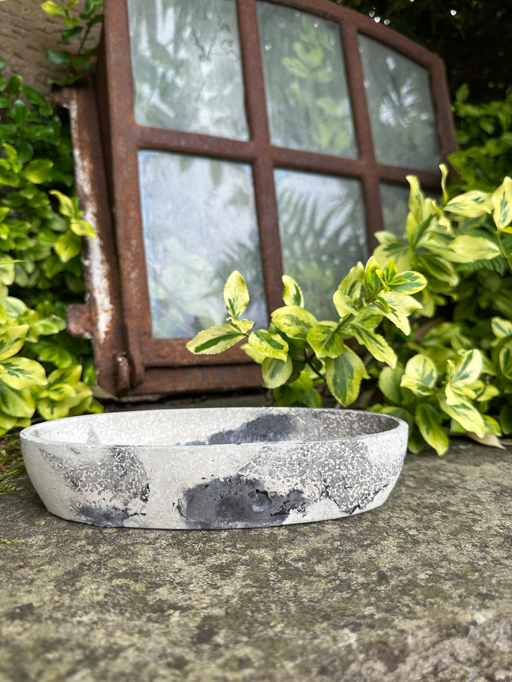 Design Schale oval aus Beton